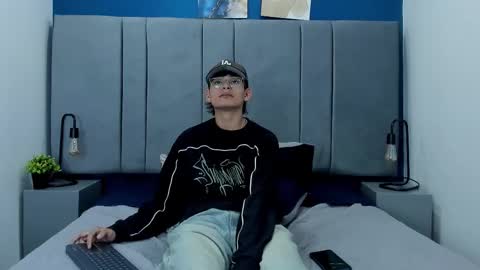 elyoordis online show from November 4, 9:25 pm