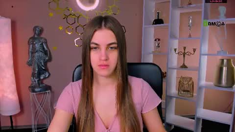 Snapshot of elyra_lir chatting on June 16, 11:24 am Elly online show from June 16, 11:24 am