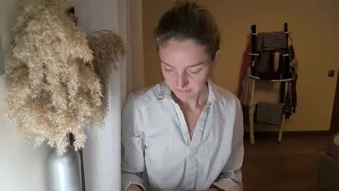 elyrasnarl online show from September 12, 7:47 pm