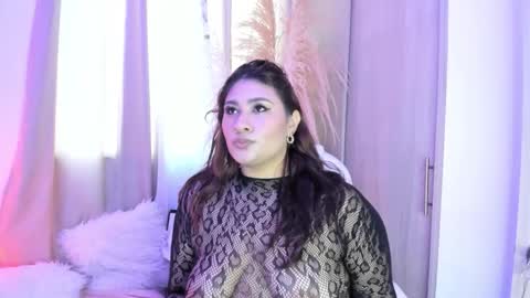 Snapshot of elyross_ chatting on March 9, 7:07 pm Ross online show from March 9, 7:07 pm
