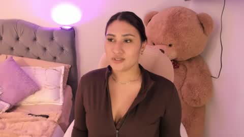 Snapshot of elyross_ chatting on May 31, 8:21 pm Ross online show from May 31, 8:21 pm