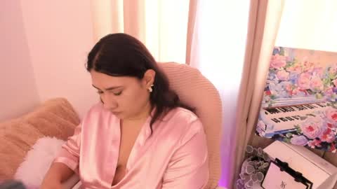 Snapshot of elyross_ chatting on June 6, 9:41 pm Ross online show from June 6, 9:41 pm