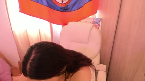 Snapshot of elyross_ chatting on June 28, 7:42 pm Ross online show from June 28, 7:42 pm