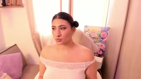 Snapshot of elyross_ chatting on July 5, 7:10 pm Ross online show from July 5, 7:10 pm