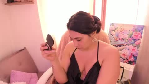 Snapshot of elyross_ chatting on July 10, 4:31 pm Ross online show from July 10, 4:31 pm