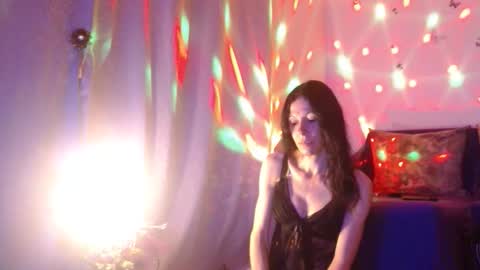 Elisa online show from October 21, 7:03 pm