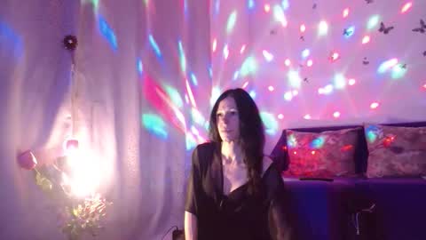 Elisa online show from January 17, 6:33 pm