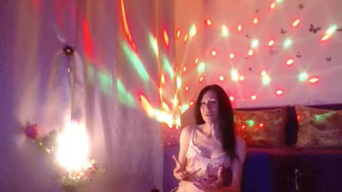 Snapshot of elysasun chatting on April 21, 6:12 pm Elisa online show from April 21, 6:12 pm