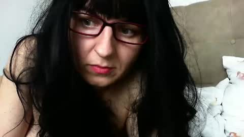 Snapshot of elyseblue chatting on December 10, 11:22 am elyseblue online show from December 10, 11:22 am