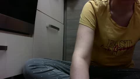 Snapshot of elyseblue chatting on February 8, 7:59 pm elyseblue online show from February 8, 7:59 pm