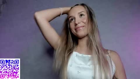 Elysia online show from October 3, 7:55 pm