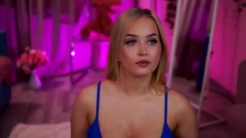 Elyssa online show from June 17, 6:42 pm