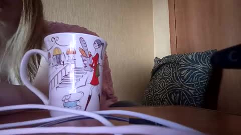 Elza Kom online show from November 4, 7:40 am