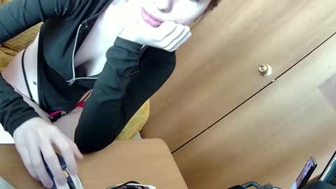 Snapshot of elza_com chatting on February 24, 7:28 am Elza Kom online show from February 24, 7:28 am