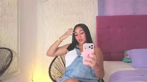 Snapshot of elza_fuentes01 chatting on July 8, 8:02 pm Michelle online show from July 8, 8:02 pm
