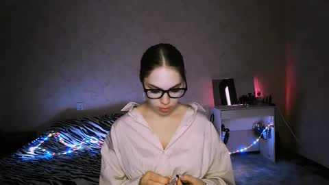 Monica online show from March 18, 5:05 pm