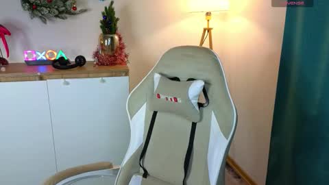 em0_b0y online show from January 19, 2:21 pm