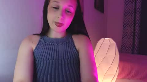 Snapshot of em1l1a chatting on September 25, 6:11 pm Em1l1a online show from September 25, 6:11 pm