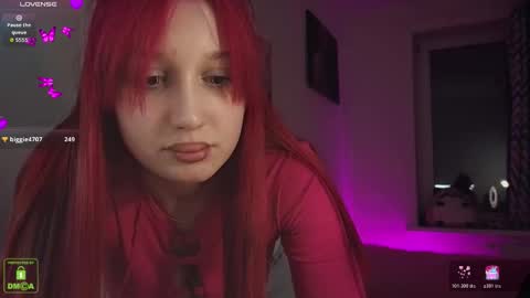 Snapshot of em1l1a chatting on October 23, 7:56 pm Em1l1a online show from October 23, 7:56 pm