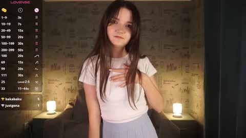 Snapshot of em1ly_e chatting on November 5, 7:36 pm Emily online show from November 5, 7:36 pm