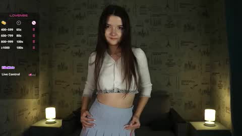 Snapshot of em1ly_e chatting on November 29, 8:34 pm Emily online show from November 29, 8:34 pm