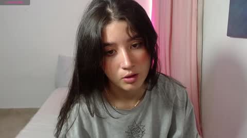 Snapshot of em_aa1 chatting on January 21, 12:18 pm A N D R E A online show from January 21, 12:18 pm