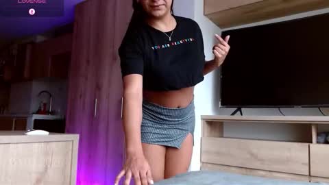 Snapshot of em_rotic chatting on March 3, 9:10 pm Emilia online show from March 3, 9:10 pm