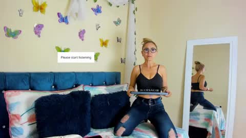 ema garcia  online show from September 19, 9:48 pm