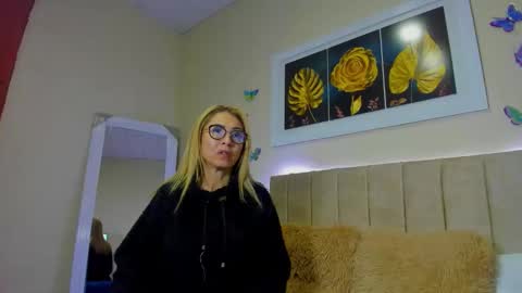 ema garcia  online show from September 26, 11:03 am