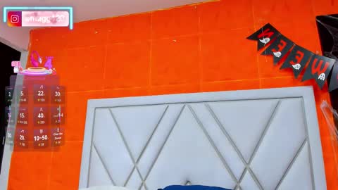 Snapshot of ema_grey1 chatting on October 30, 5:57 pm ema_grey1 online show from October 30, 5:57 pm