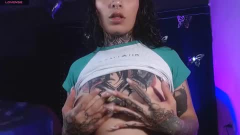 ema_ploxx online show from June 26, 1:43 am