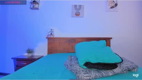 Snapshot of ema_rose69 chatting on February 14, 3:26 pm online show from February 14, 3:26 pm