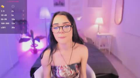 Snapshot of ema_soul chatting on October 6, 7:33 pm emma soul online show from October 6, 7:33 pm