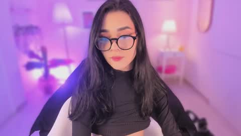 Snapshot of ema_soul chatting on October 22, 7:35 pm emma soul online show from October 22, 7:35 pm