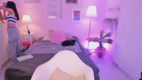 Snapshot of ema_soul chatting on October 28, 7:49 pm emma soul online show from October 28, 7:49 pm