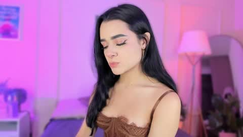 Snapshot of ema_soul chatting on April 8, 7:36 pm emma soul online show from April 8, 7:36 pm