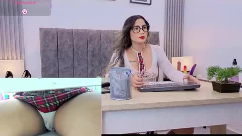 Ema online show from December 3, 10:52 pm