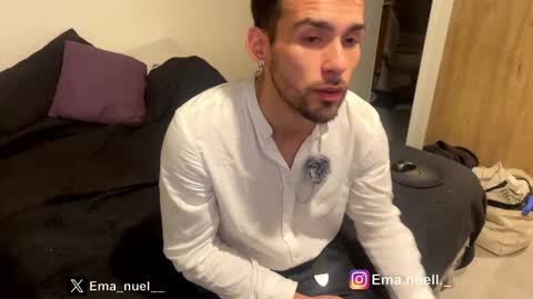 Snapshot of emanuell___ chatting on April 12, 8:30 am emanuell___ online show from April 12, 8:30 am