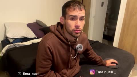 Snapshot of emanuell___ chatting on April 13, 1:33 am emanuell___ online show from April 13, 1:33 am