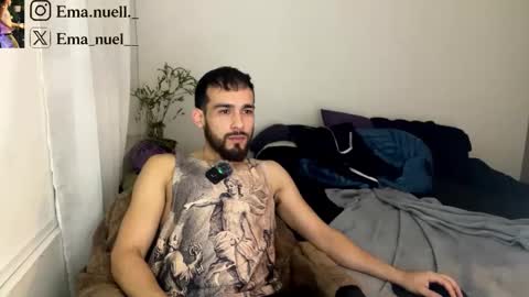 Snapshot of emanuell___ chatting on May 14, 11:33 pm emanuell___ online show from May 14, 11:33 pm