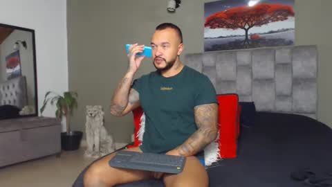 emanuelspencer online show from October 18, 2:47 am