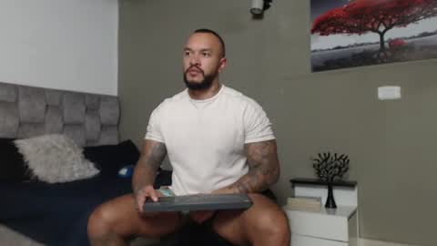 emanuelspencer online show from June 20, 4:04 am