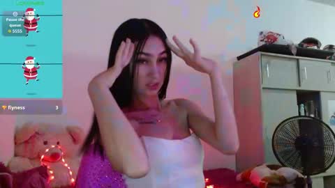 Snapshot of ember57607 chatting on November 26, 10:33 pm ember57607 online show from November 26, 10:33 pm