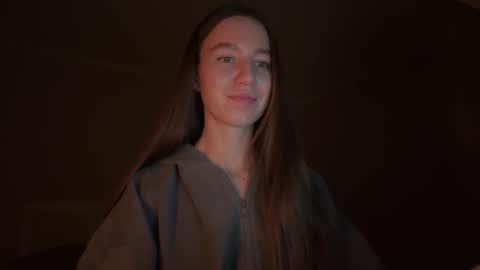 Snapshot of emberfamn chatting on February 17, 8:59 pm Alina online show from February 17, 8:59 pm