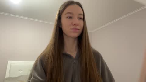 Snapshot of emberfamn chatting on February 26, 9:58 pm Alina online show from February 26, 9:58 pm