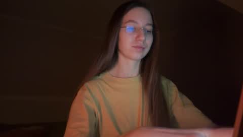 Snapshot of emberfamn chatting on March 26, 9:20 pm Alina online show from March 26, 9:20 pm