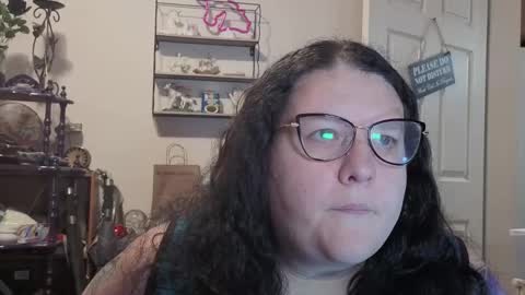 Emberlyn Nix online show from September 15, 5:07 am