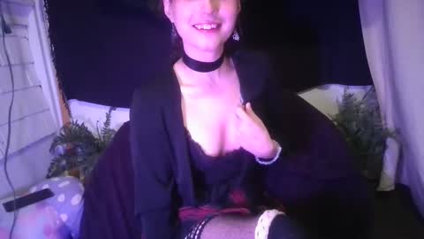 Ellie online show from December 3, 1:30 am