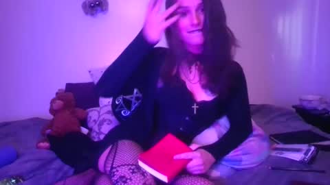Ellie online show from January 27, 11:00 pm