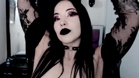 Emerald Black online show from December 22, 4:31 am